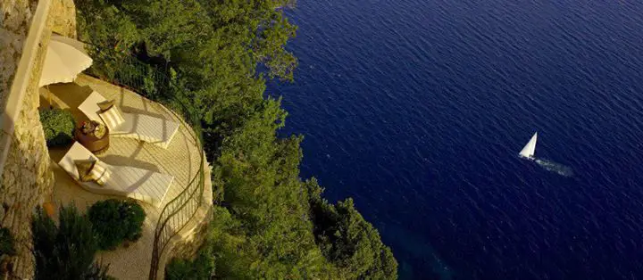 Serene spot to enjoy relaxing water view of Capri