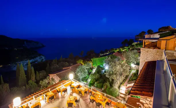 Hotel Torre di Cala Piccola dining