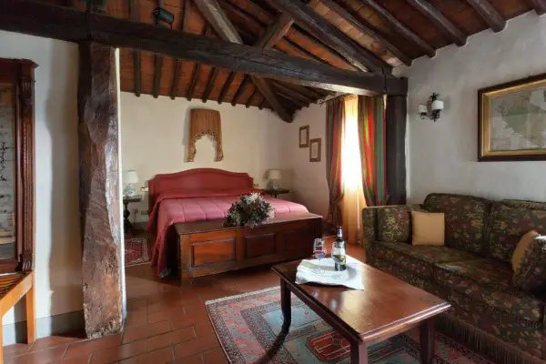 Castello Di Spaltenna bedroom
