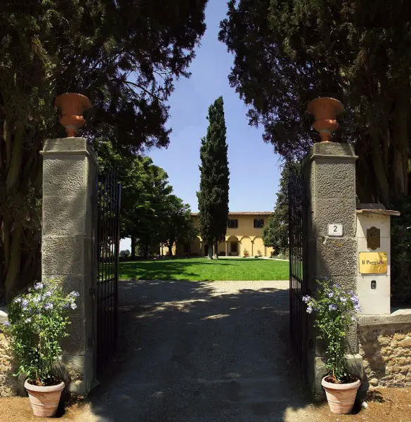 Villa Il Poggiale entrance