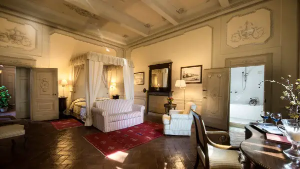 Villa Il Poggiale room suite