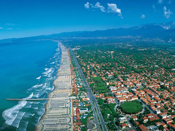 Forte dei Marmi coastline