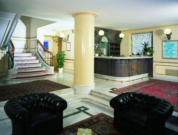Hotel Goya lobby