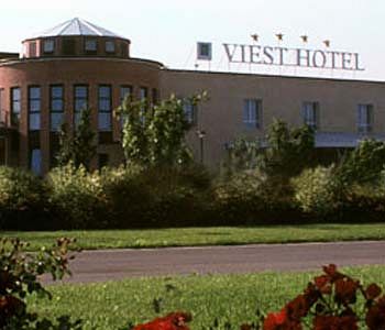 Viest Hotel exterior