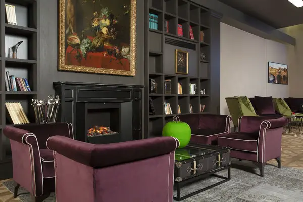 Hotel Spadai fireplace lounge
