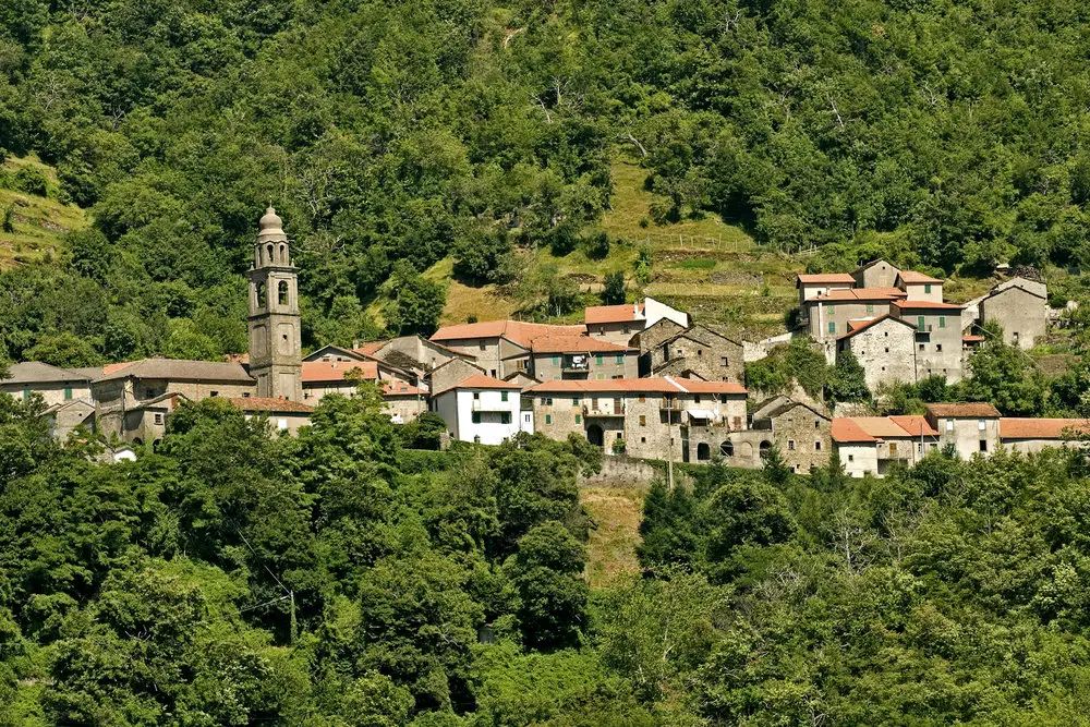 Passo del Cirone (Parma, Emilia, Italy) - Old village in the Appennino