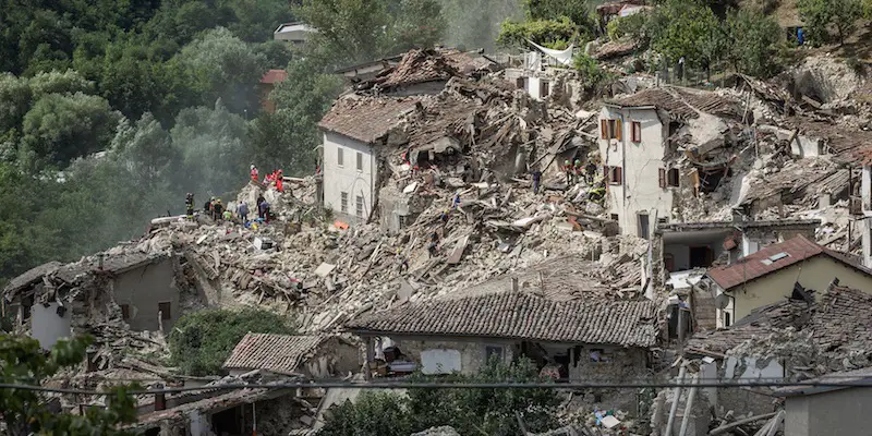 italy-earthquake-destruction