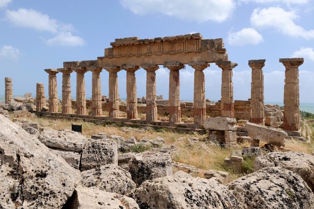 Explore The Greek Ruins Of Selinunte In South Western Sicily Italia Living